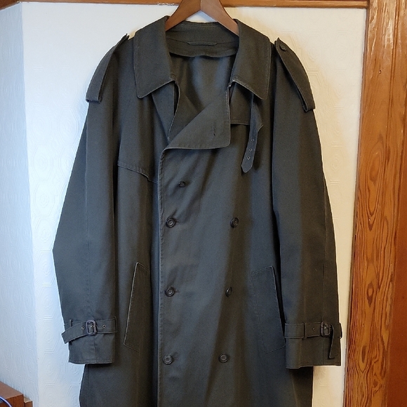 AG grand luxe Other - Double-Breasted Trench Coat Men's 42R — Olive/Dark Green